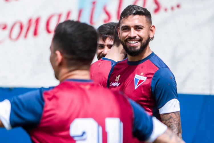 Volante Felipe em treino do Fortaleza no Centro de Excelência Alcides Santos, no Pici