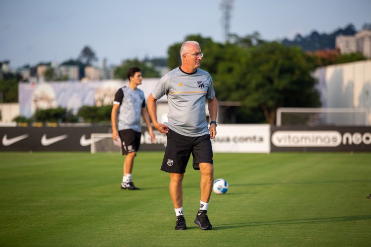 Técnico Dorival Júnior em treino do Ceará no CT do Corinthians, em São Paulo