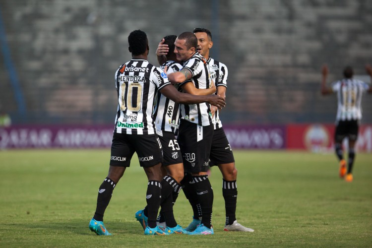 Ceará bate o Deportivo La Guaira na Venezuela e segue 100% na Copa Sul-Americana