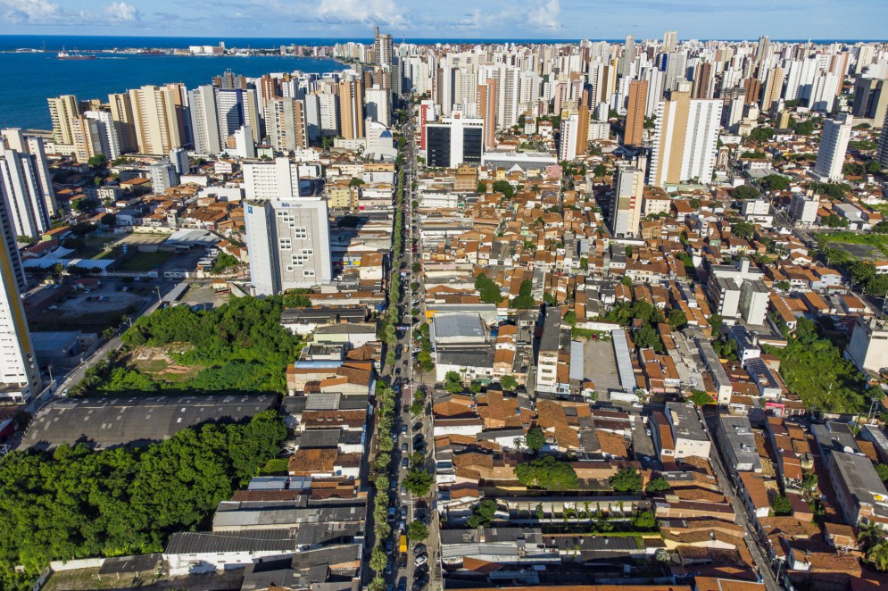 Vista aérea da avenida Monsenhor Tabosa (Foto: FCO FONTENELE)