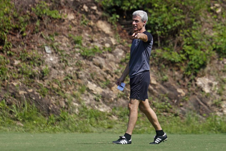 Luís Castro deve estrear no comando técnico do Botafogo diante do Ceará. 