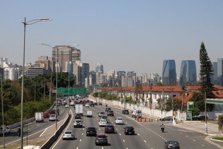 São Paulo - Trânsito na Marginal Pinheiros.