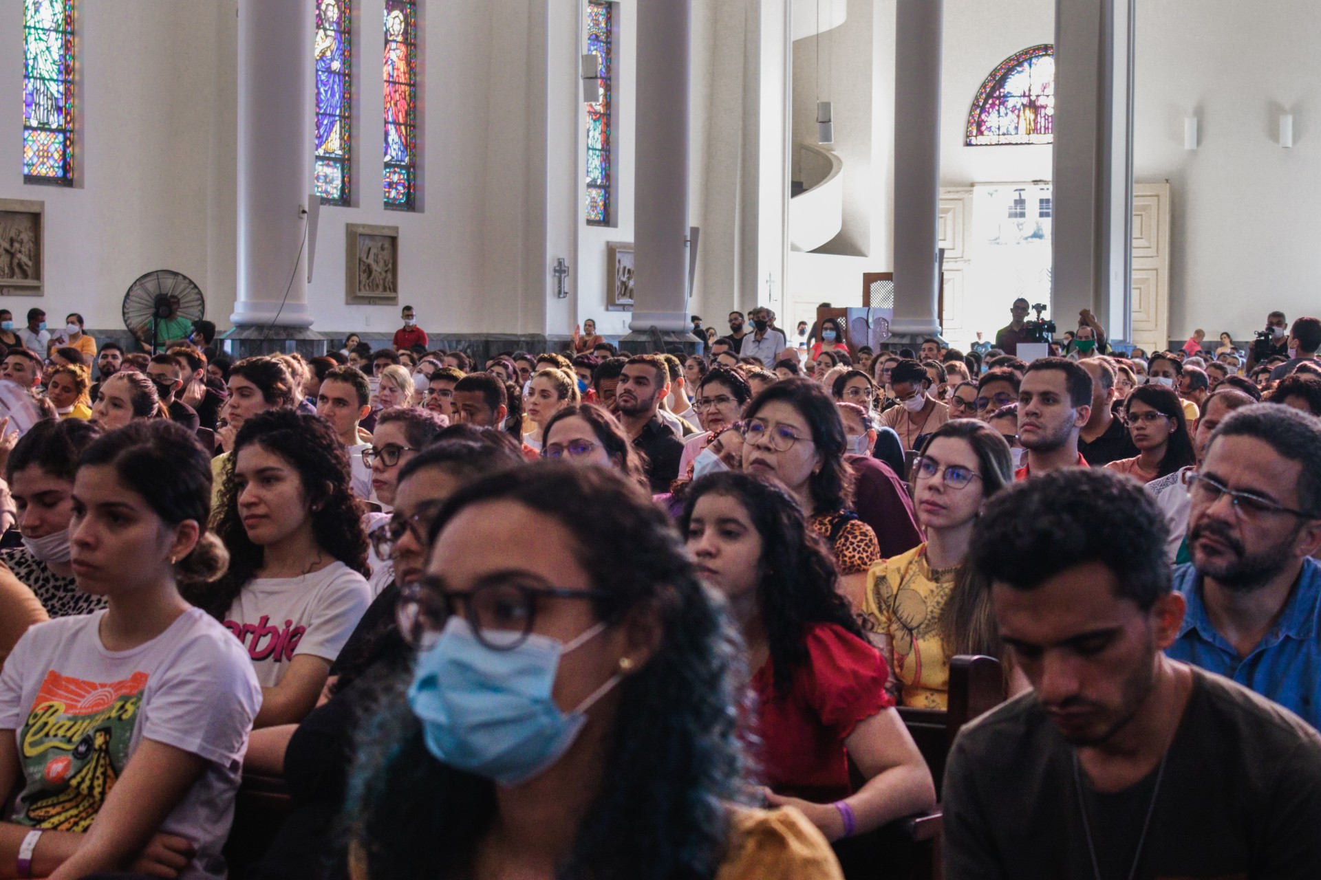 Fiéis Se Reúnem Para Celebração Da Paixão De Cristo Na Catedral De Fortaleza 