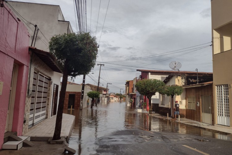 Chuva intensa gerou transtornos para os moradores do município