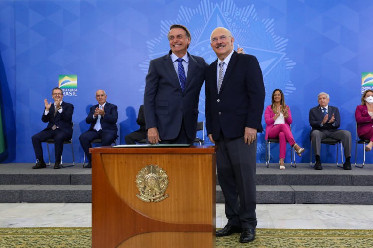 ￼ Presidente Jair Bolsonaro e o então ministro da Educação, Milton Ribeiro 