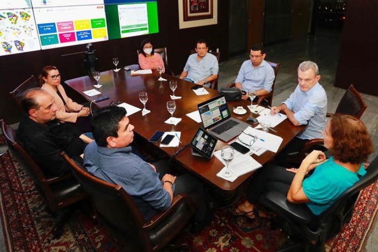 Governadora se reuniu entre a tarde e noite desta sexta-feira, 22, com o prefeito José Sarto e auxiliares de governo para discutirem plano de ampliação dos leitos pediátricos na Capital