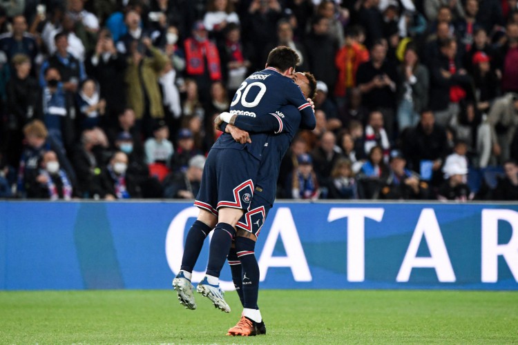 Strasbourg e PSG se enfrentam pelo Campeonato Francês 2022 hoje, 29; onde assistir ao vivo e horário do jogo.  