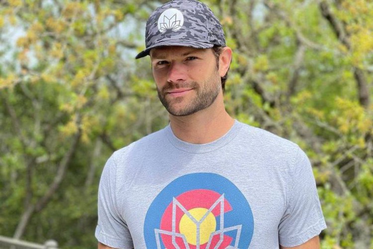 Jared Padalecki sofreu um acidente de carro no fim de semana e se recupera