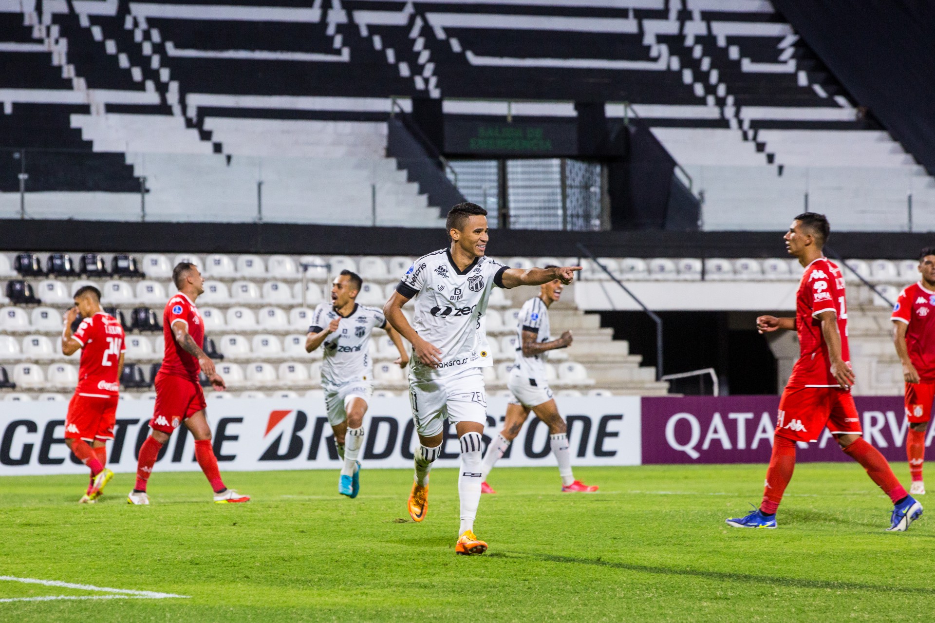 O atacante Erick marcou o seu primeiro gol com a camisa do Ceará diante do General Caballero, pela Copa Sul-Americana (Foto: Fausto Filho/CearaSC)