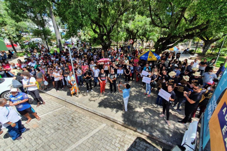 Concurso público e reajuste salarial estão entre as principais reivindicações dos manifestantes 