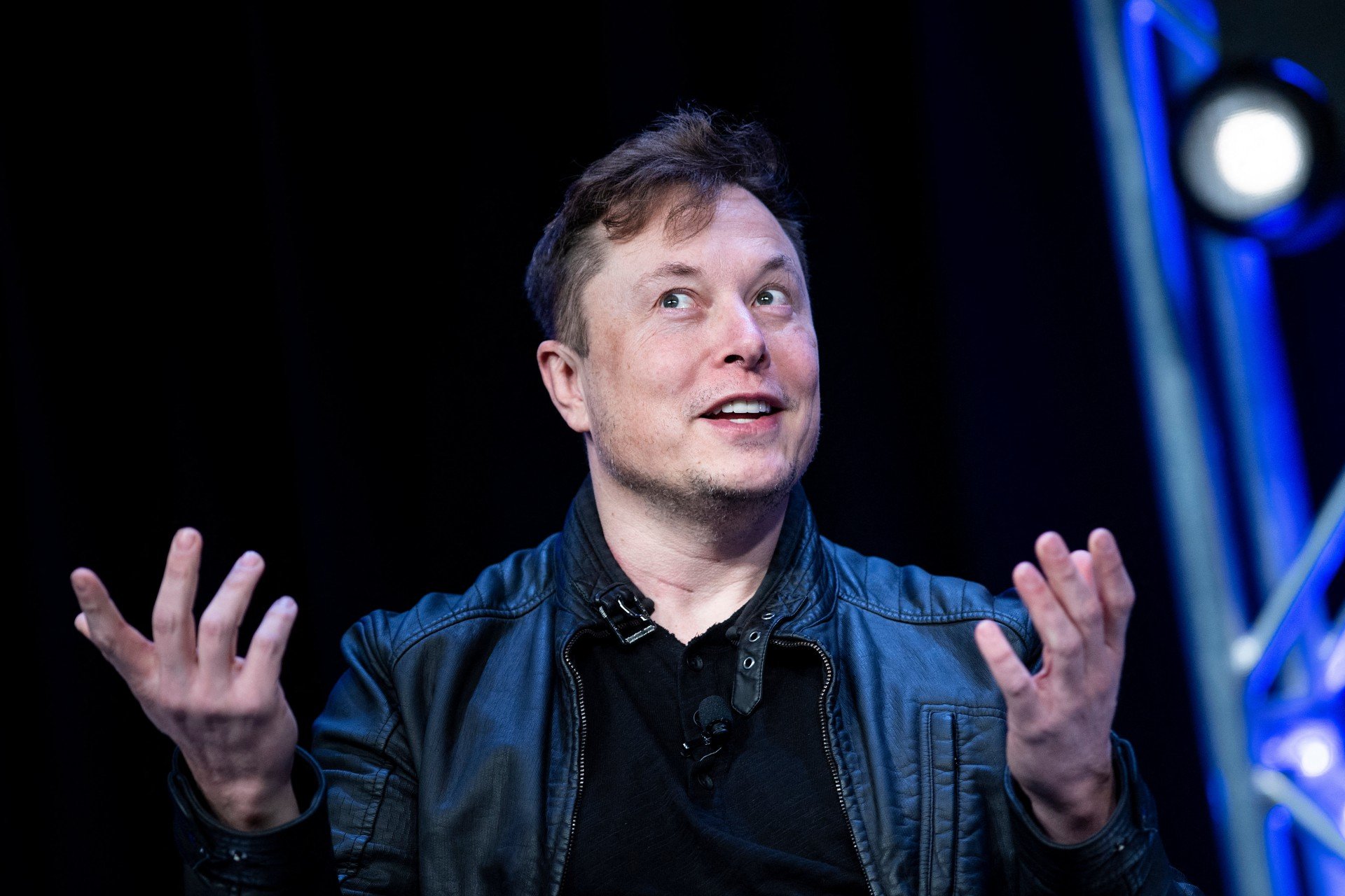Elon Musk tem se envolvido em polêmicas relacionadas a sua postura no comando do Twitter (Foto: Brendan Smialowski / AFP)