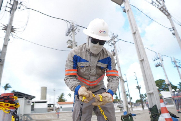 Pequenos empresários devem ser os mais castigados pelo reajuste, segundo projeção do Sindienergia