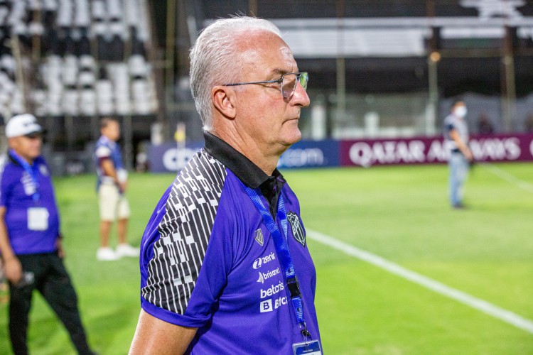 Técnico Dorival Júnior no jogo General Caballero x Ceará, no estádio Manuel Ferreira, pela Copa Sul-Americana