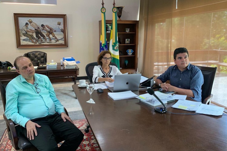 ￼GOVERNADORA Izolda Cela participou da reunião do Comitê, realizada na tarde de ontem