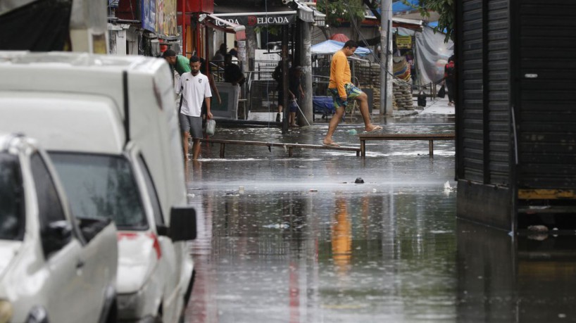 Chuva Provoca Alagamentos E Altera Rotina Da Cidade Do Rio De Janeiro