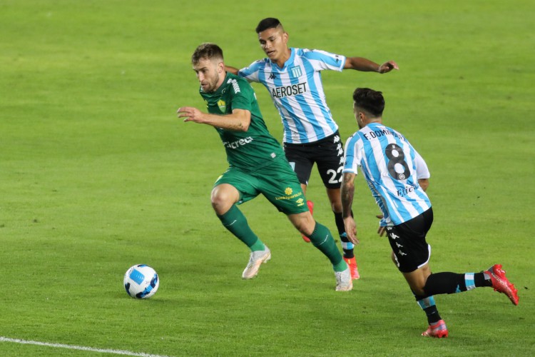 Cuiabá e Racing se enfrentam pela Copa Sul-Americana 2022 hoje, 3; onde assistir ao vivo e horário do jogo. 