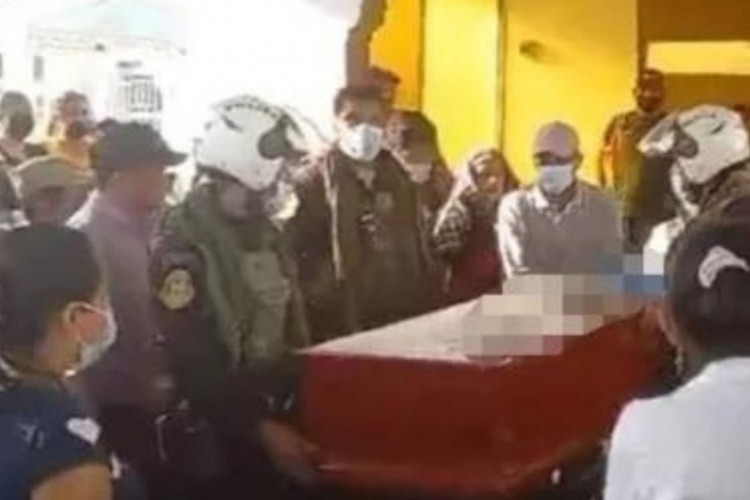 Rosa  foi dada como morta em 25 de abril no Hospital Regional de Lambayeque após sofrer um acidente de trânsito, onde seu cunhado também perdeu a vida.
