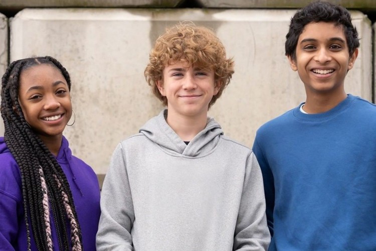 Leah Sava Jeffries, Walker Scobbell e Aryan Simhadri interpretam o trio de ouro na série de Percy Jackson