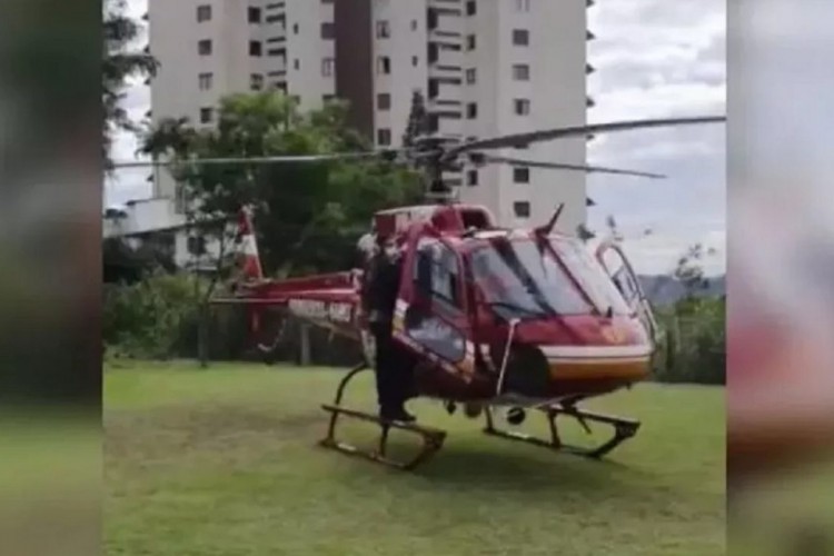  Um helicóptero dos bombeiros foi acionado para levar o menino ao Hospital Infantil Joana de Gusmão, na Capital catarinense, onde recebeu injeção de um soro antielapídico