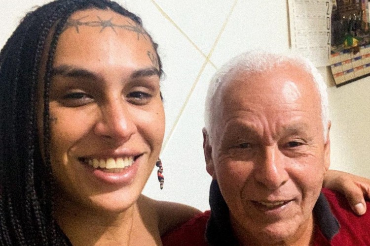 Assessoria de Linn da Quebrada confirma morte de pai da artista