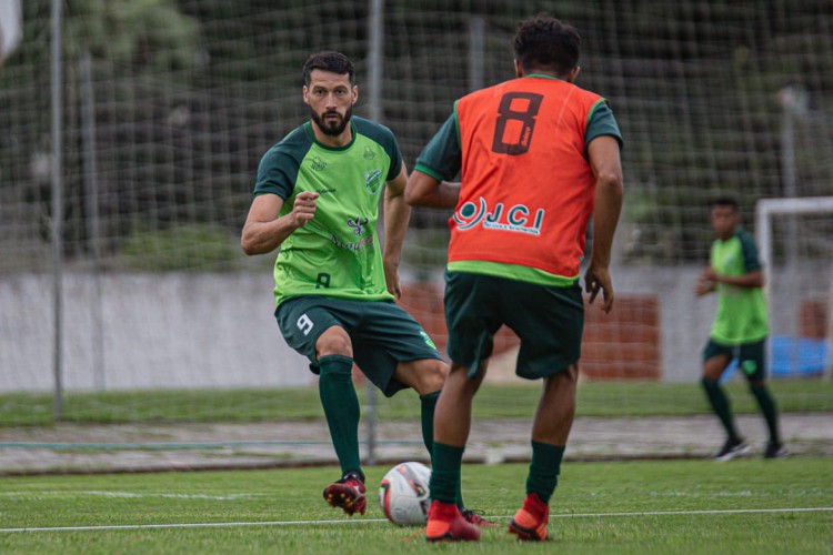 Floresta e Ferroviário fazem bom início de Série C e estão no G-8 