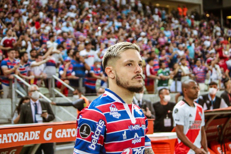 ALa Lucas Crispim no jogo Fortaleza x River Plate, na Arena Castelão, pela Copa Libertadores 2022