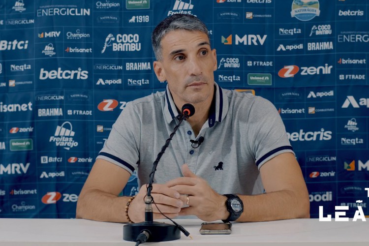 Técnico Juan Pablo Vojvoda em entrevista coletiva após o triunfo do Fortaleza sobre o Vitória no Barradão. 