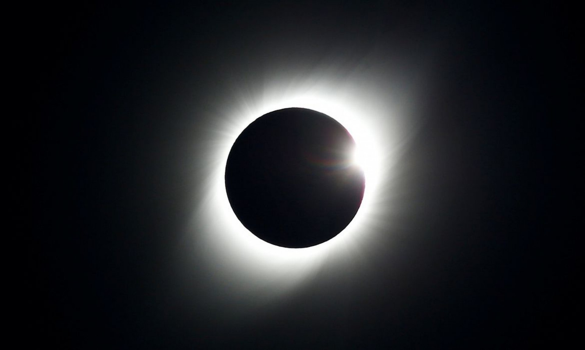 Um eclipse solar é observado em Coquimbo, Chile, em 2 de julho de 2019 (Foto: REUTERS/Rodrigo Garrido)