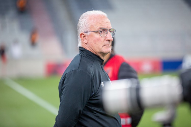 Técnico Dorival Júnior no jogo Athletico-PR x Ceará, na Arena da Baixada, pelo Campeonato Brasileiro Série A