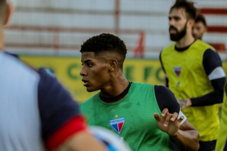 Volante Hércules em treino do Fortaleza no Centro de Excelência Alcides Santos, no Pici