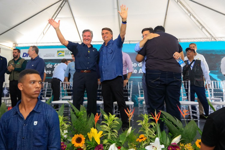 Presidente Jair Bolsonaro ao lado do senador Fernando Collor de Mello