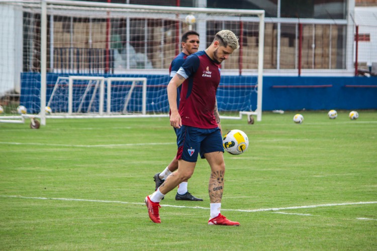 Lucas Crispim volta a ser opção para o Fortaleza contra o Internacional