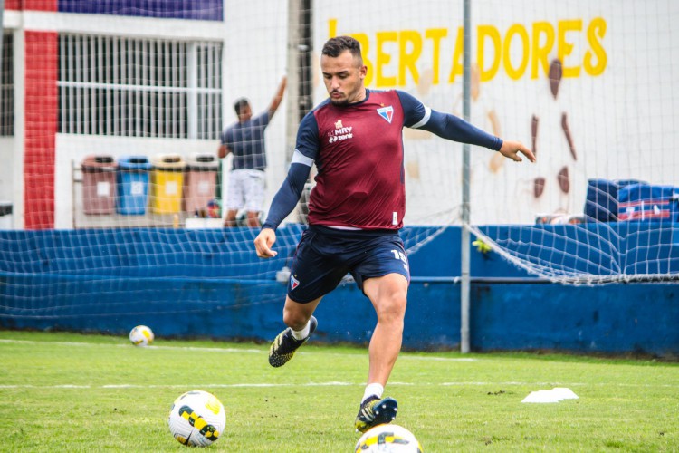 Atacante Igor Torres em treino do Fortaleza no Centro de Excelência Alcides Santos, no Pici