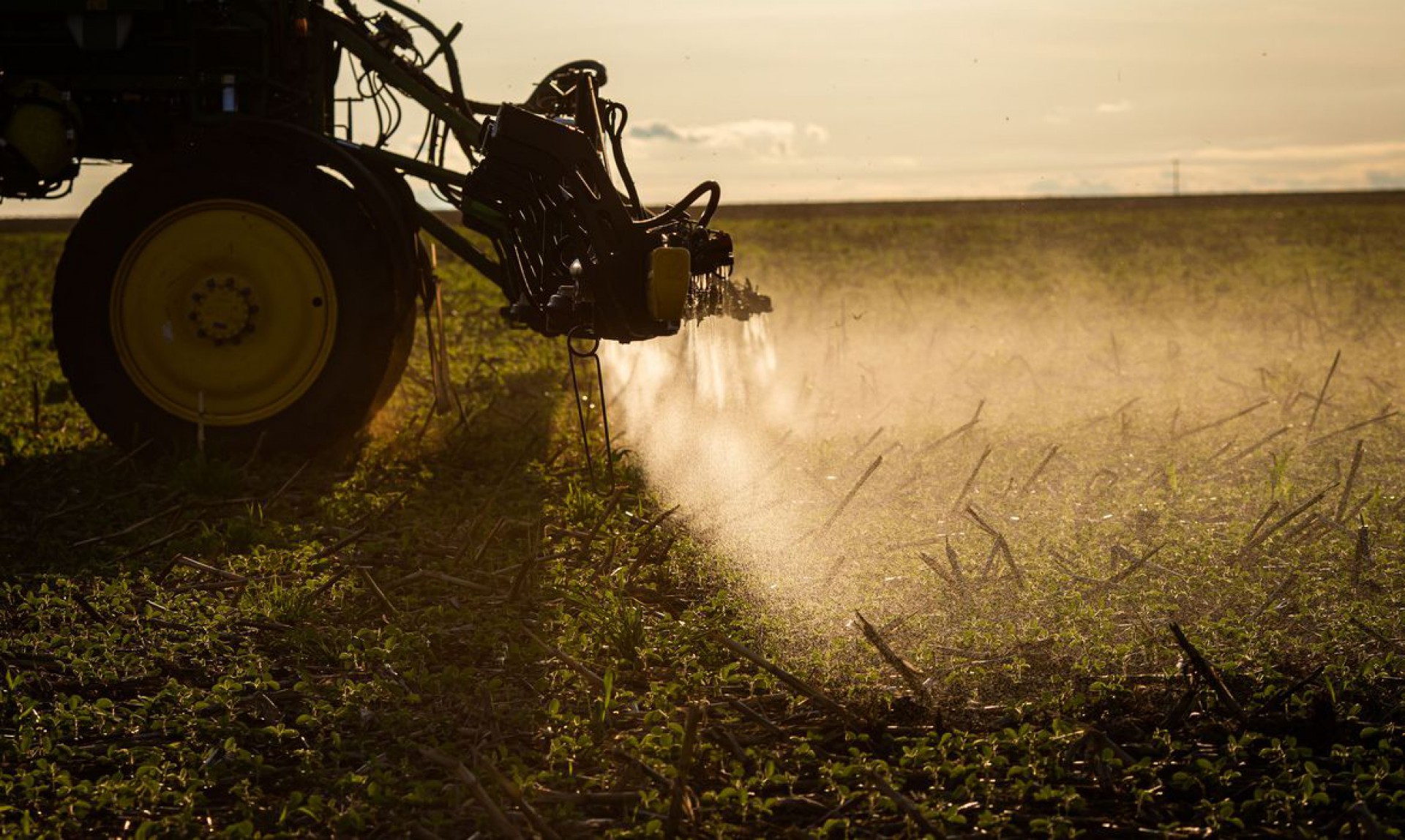 Herbicidas são os principais produtos químicos exportados pelo Ceará (Foto: Wenderson Araujo/Trilux)