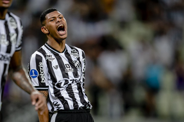 FORTALEZA, CE, BRASIL, 17-05.2022: Marcos Victor. Ceara x General Caballero, pela Copa Sulamericana, na Arena Castelão. em epoca de COVID-19. (Foto:Aurelio Alves/ Jornal O POVO)