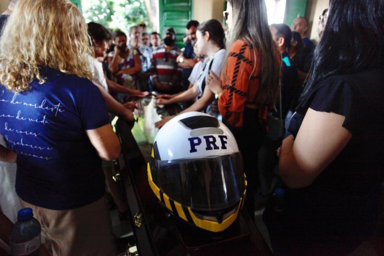 Enterro do policial rodoviário federal Raimundo Bonifácio do Nascimento Filho, 43