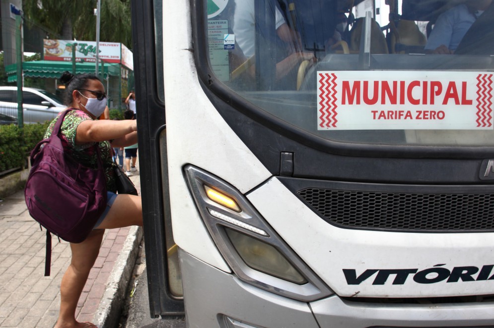 Caucaia, na Região Metropolitana de Fortaleza, tornou-se destaque nacional ao adotar a tarifa zero nos ônibus urbanos (Foto: Fábio Lima/ O POVO)