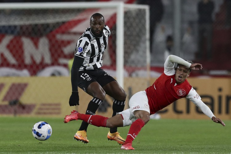 Jogo entre Independiente da Argentina e CEará do Brasil. Copa Sul Americana 2022 - Estádio Libertadores da américa em Avelleneda em 25-05-2022. 