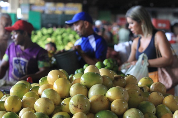 Grande parte dos alimentos se perdem durante o manuseio e logística dos alimentos(Foto: FABIO LIMA)