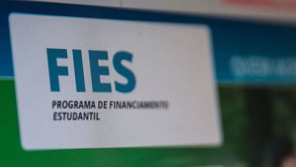 Entenda como funciona o refinanciamento com negociação de dívidas com até 99% de desconto e parcelamentos de 150 vezes de saldo do Fies 2022