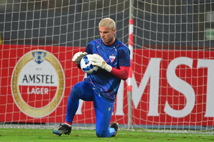 O goleiro foi destaque tanto na partida diante do Colo-Colo como contra o Juventude, pela Libertadores e Brasileirão, respectivamente. Aos 37 anos, o jogador pode ser opção de Vojvoda contra o Ceará
