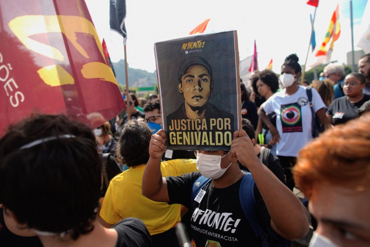 Manifestação no Rio de Janeiro contra a morte de homem em 