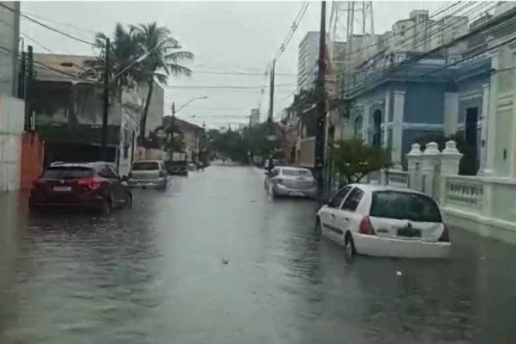 Rua do Lima, em Santo Amaro, área central do Recife 