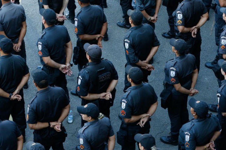 Polícia Militar do Estado do Rio de Janeiro (PMERJ) passa a usar câmaras nos uniformes a partir de amanhã (Fernando Frazão/Agência Brasil) 