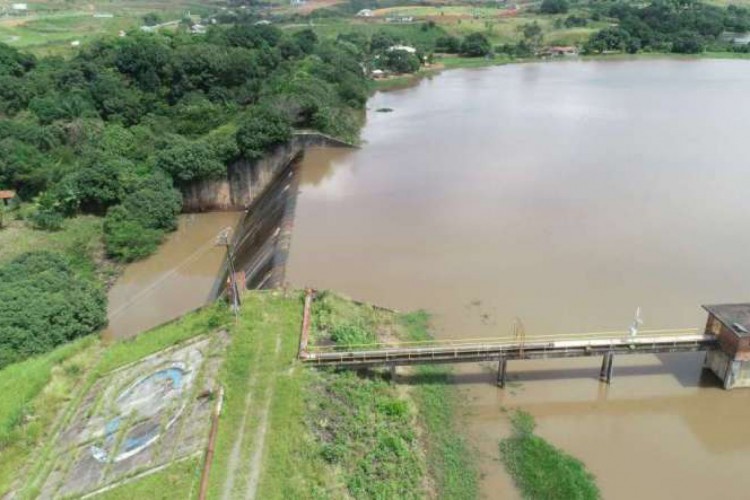 Imagem ilustrativa com vista aérea da barragem de Duas Unas, em Jaboatão dos Guararapes, Pernambuco. Data: 10/5/2018