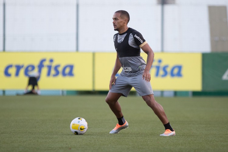 Lateral-esquerdo Bruno Pacheco em treino do Ceará no CT do Palmeiras, em São Paulo