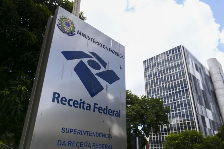 Concurso para Receita Federal é autorizado com 699 vagas e salários de até R$ 21 mil; veja detalhes do edital, cronograma e regras já divulgadas