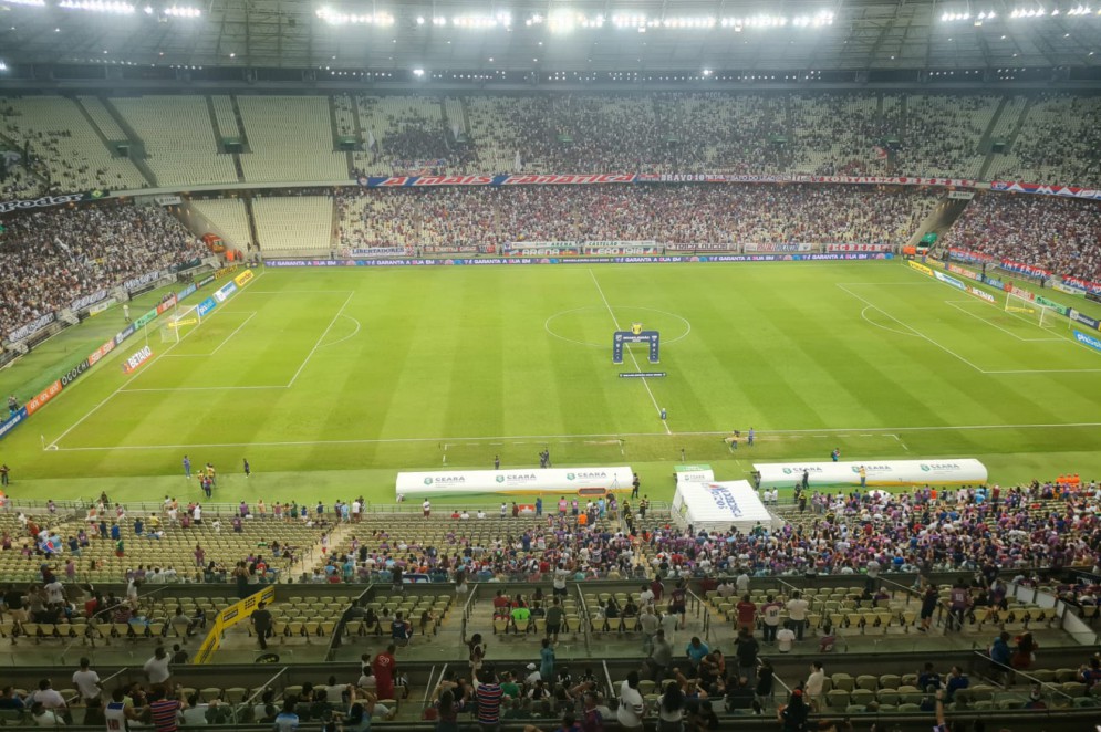 Torcedores do Ceará e do Fortaleza entram em confronto horas antes de  Clássico-Rei na Arena Castelão; vídeo, Ceará