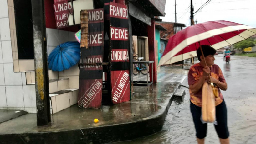 Chuva em Fortaleza em 2 de junho de 2022(foto: Fábio Lima/ O POVO)