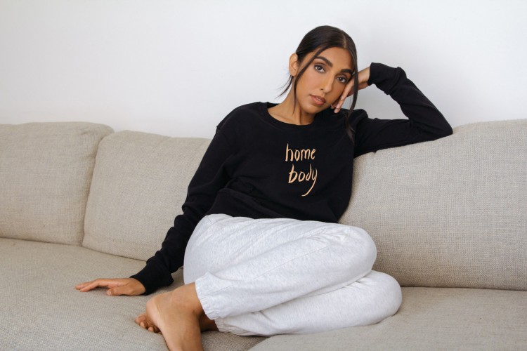 Rupi Kaur enfrenta censura fora de suas redes sociais